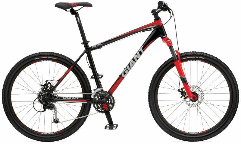 MY11_Revel-1_Black-red_2000.jpg
